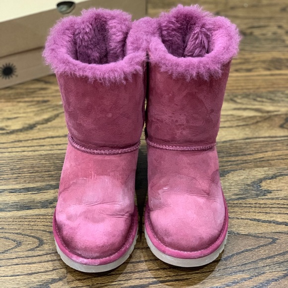 Worn Condition Ugg Bailey Bow Youth Girls Size 3 Dark Pink Colour - Picture 2 of 12